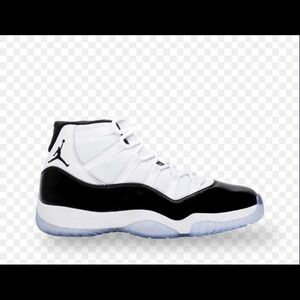 Size 7.5 men’s, barely worn Jordan 11’s Concord.